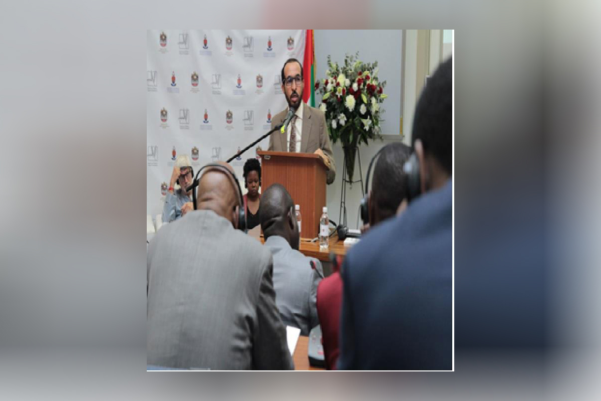 حضر سعادة السفير حفل تخريج 100 فتاة من مختلف محافظات جنوب أفريقيا تم تدريبهن للعمل في مجال الضيافة حيث أشرفت السفارة على تدريبهن لمساعدتهن على تنمية مهاراتهن لتحقيق طموحاتهن.