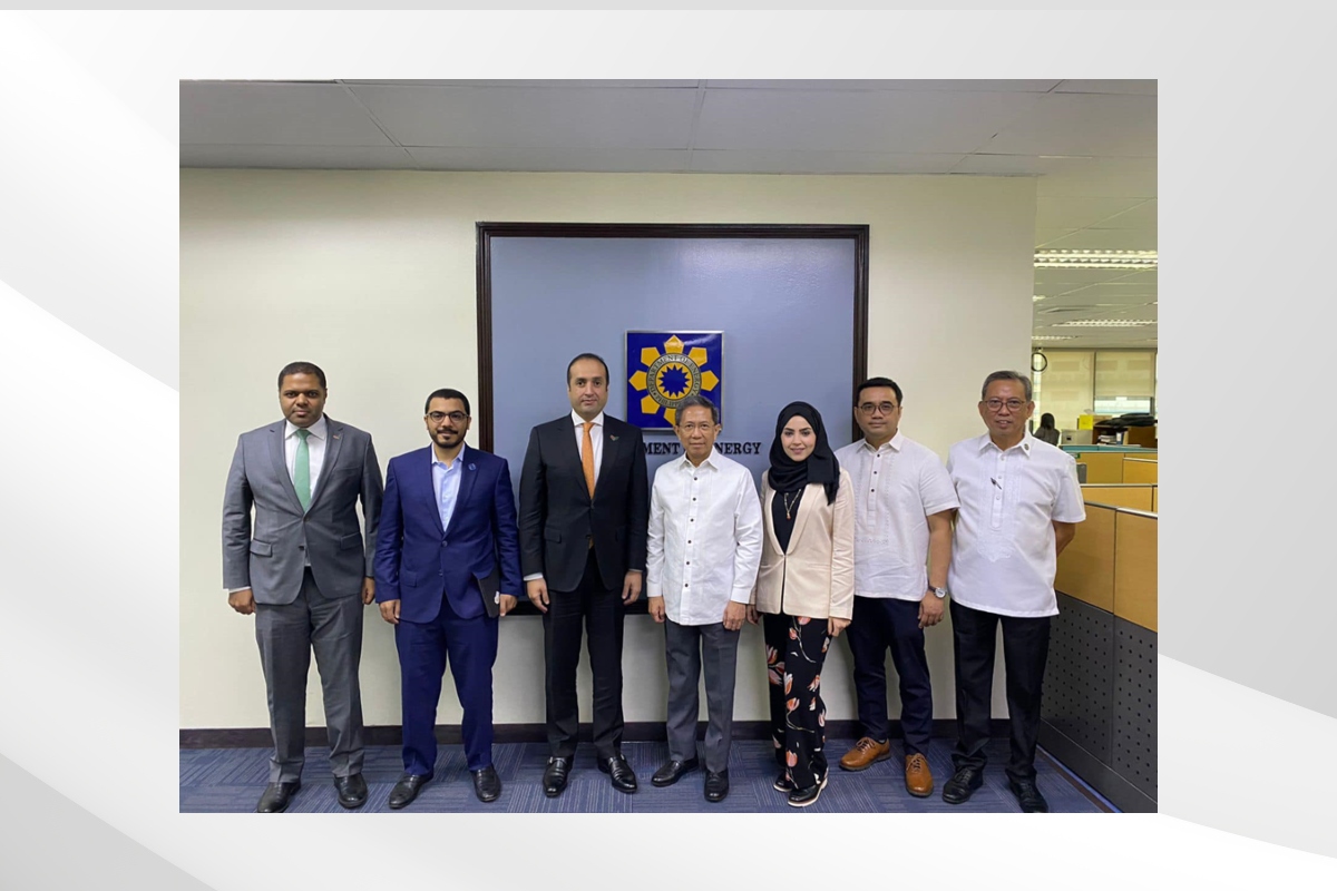H.E. Mohamed Obaid Alqataam Alzaabi, UAE Ambassador in Manila, and a delegation from the Abu Dhabi Future Energy Company “Masdar”, met with H.E. Raphael Lotilla, Secretary of Department of Energy Philippines, during the delegation visit to Manila to explore ways to elevate bilateral cooperation in Energy Sector.