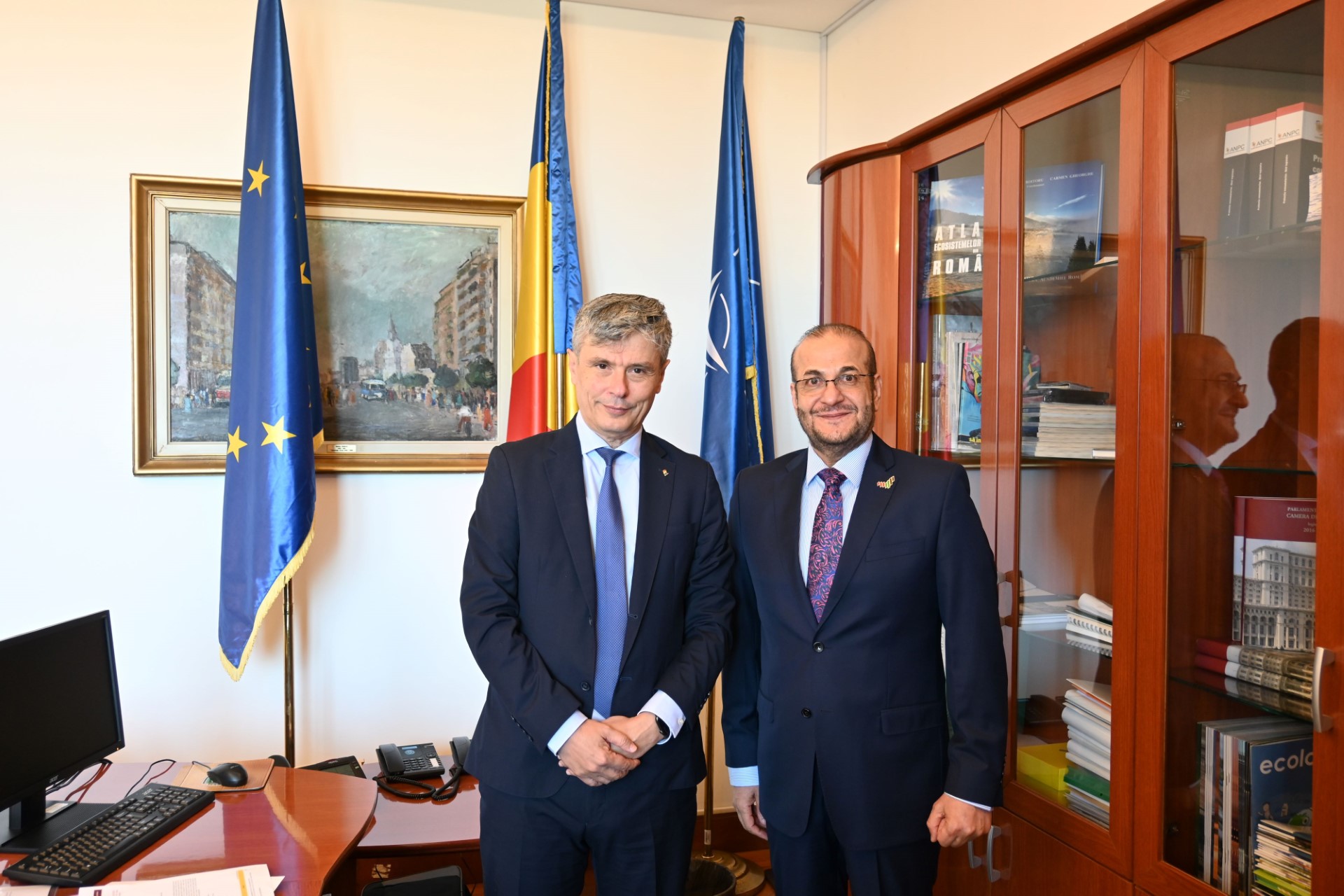Excelența Sa/ Sultan Mohamed Majed Al Ali – Ambasadorul Emiratelor Arabe Unite în România a avut o întrevedere cu Excelența Sa/ Virgil Popescu – Președintele Comisiei pentru Mediu în Parlamentul României şi fost ministru al Energiei în România. 