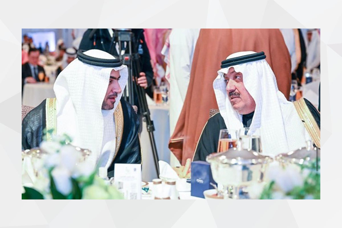 أثنى سعادة الشيخ نهيان بن سيف آل نهيان سفیر الدولة لدى الرياض على الجهود المسددة و الموفقة لجائزة الأميرة صيتة بنت عبدالعزيز للتميز في العمل الاجتماعي في احتضان و دعم مبادرات العمل الاجتماعي دائم النفع والأثر...وذلك أثناء حضور سعادته لحفل الجائزة في نسخته العاشرة. 