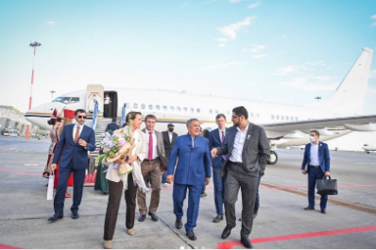 استقبل حاكم جمهورية تتارستان الروسية رستم مينيخانوف وسعادة السفير د. محمد أحمد الجابر معالي مريم المهيري وزيرة الدولة للأمن الغذائي والمائي خلال الزيارة الرسمية إلى العاصمة التتارستانية كازان.

