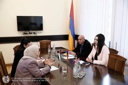 Ն.Գ դեսպան դր. Նարիման Ալ-Մուլլան հանդիպում է ունեցել ՀՀ ներքին գործերի նախարարի տեղակալ Արփինե Սարգսյանի հետ, որի ընթացքում նախանշվել են ԱՄԷ-ի և ՀՀ ներքին գործերի նախարարությունների միջև երկկողմ համագործակցության ընդլայնման ուղղությունները։
